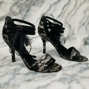 Nina - Black Lace w/ Feathers